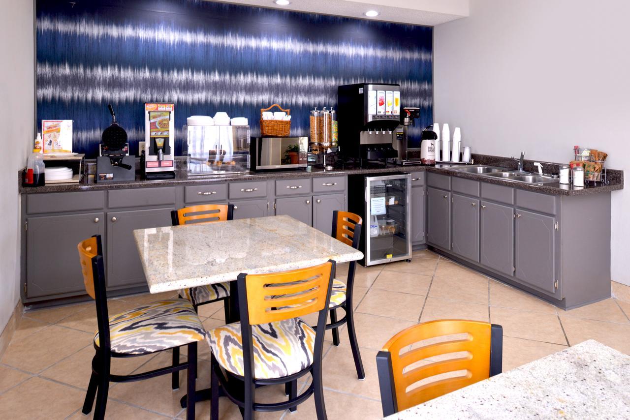 Americas Best Value Inn - Монровилл Экстерьер фото