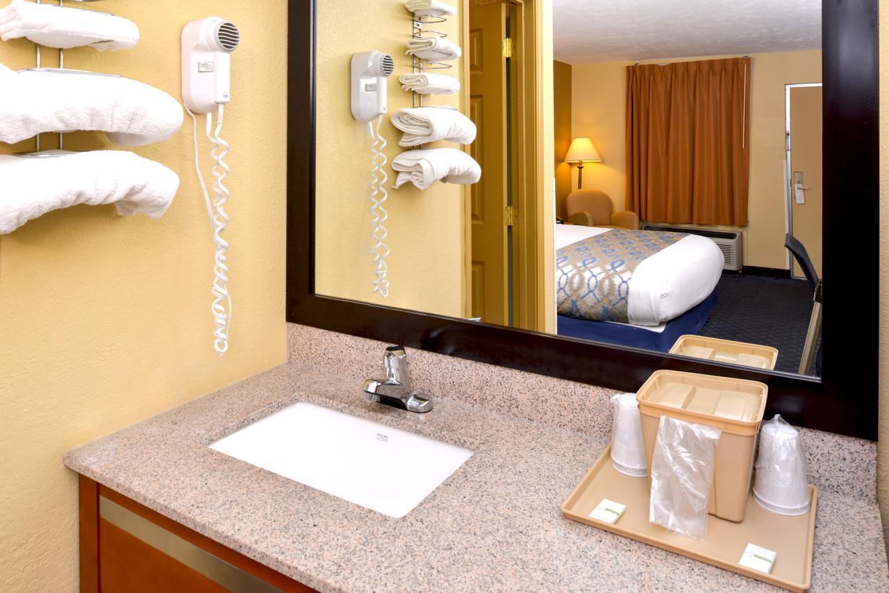 Americas Best Value Inn - Монровилл Экстерьер фото